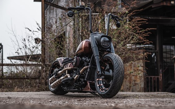 Umgebautes Motorrad Harley-Davidson Softail Fat Boy 114 FLFBS von X-Trem Custombikes - Bild 17