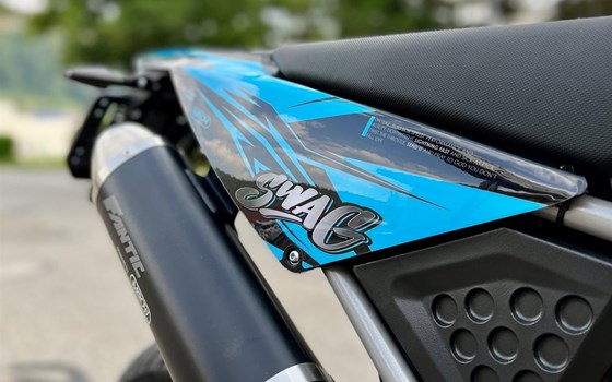 Umgebautes Motorrad Fantic XMF 125 Competition von Pat-Bikes AG - Bild 7 Umgebautes Motorrad Fantic XMF 125 Competition von Pat-Bikes AG - Bild 7