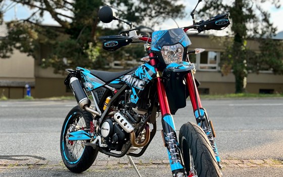 Umgebautes Motorrad Fantic XMF 125 Competition von Pat-Bikes AG - Bild 3 Umgebautes Motorrad Fantic XMF 125 Competition von Pat-Bikes AG - Bild 3