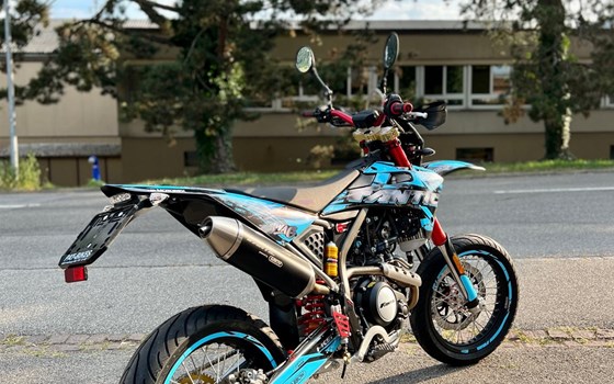 Umgebautes Motorrad Fantic XMF 125 Competition von Pat-Bikes AG - Bild 4 Umgebautes Motorrad Fantic XMF 125 Competition von Pat-Bikes AG - Bild 4