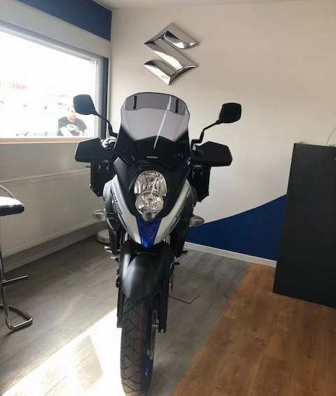 Umbgebautes Motorrad Suzuki V-Strom 650 XT Touring Bild 8: Umbgebautes Motorrad Suzuki V-Strom 650 XT Touring