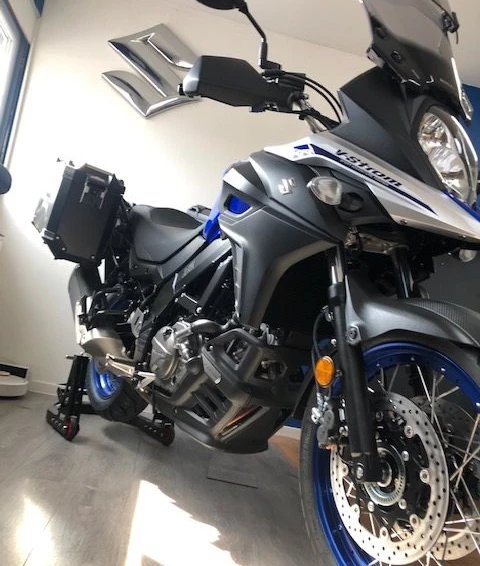 Umbgebautes Motorrad Suzuki V-Strom 650 XT Touring Bild 9: Umbgebautes Motorrad Suzuki V-Strom 650 XT Touring