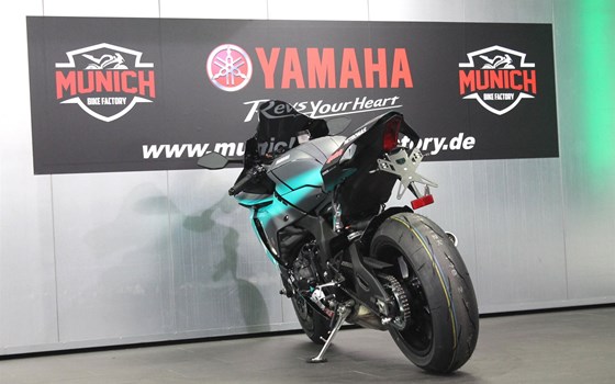 Umgebautes Motorrad Yamaha R1 von Munich-Bike-Factory - Bild 4 Umgebautes Motorrad Yamaha R1 von Munich-Bike-Factory - Bild 4