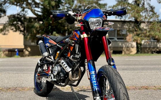 Umgebautes Motorrad Fantic XMF 125 Competition von Pat-Bikes AG - Bild 2 Umgebautes Motorrad Fantic XMF 125 Competition von Pat-Bikes AG - Bild 2