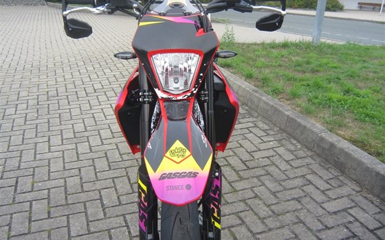 Umgebautes Motorrad GASGAS SM 700 von Motorradcenter Keßler - Bild 5 Umgebautes Motorrad GASGAS SM 700 von Motorradcenter Keßler - Bild 5