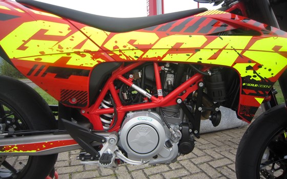 Umgebautes Motorrad GASGAS SM 700 von Motorradcenter Keßler - Bild 10 Umgebautes Motorrad GASGAS SM 700 von Motorradcenter Keßler - Bild 10