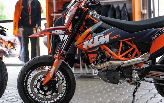 Umgebautes Motorrad KTM 690 SMC R von Road Star Motorcycles GmbH - Bild 2 Umgebautes Motorrad KTM 690 SMC R von Road Star Motorcycles GmbH - Bild 2