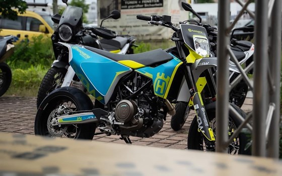 Umgebautes Motorrad Husqvarna 701 Supermoto von Road Star Motorcycles GmbH - Bild 6 Umgebautes Motorrad Husqvarna 701 Supermoto von Road Star Motorcycles GmbH - Bild 6