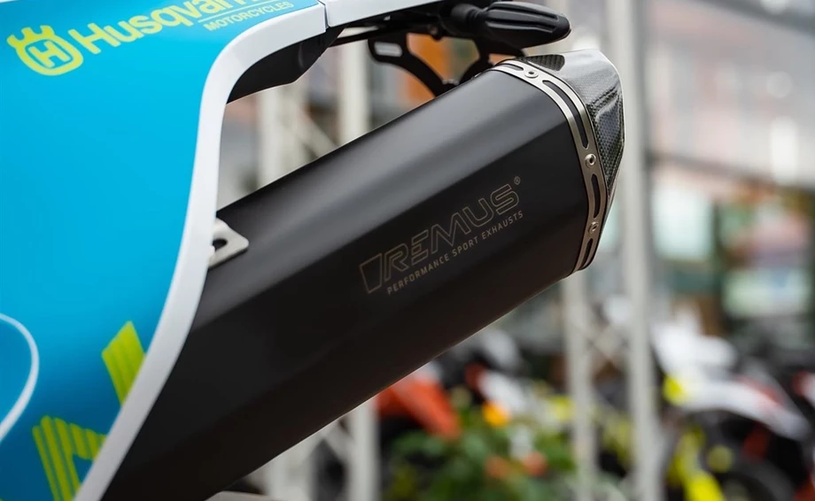 Umbgebautes Motorrad Husqvarna 701 Supermoto Bild 8: Umbgebautes Motorrad Husqvarna 701 Supermoto