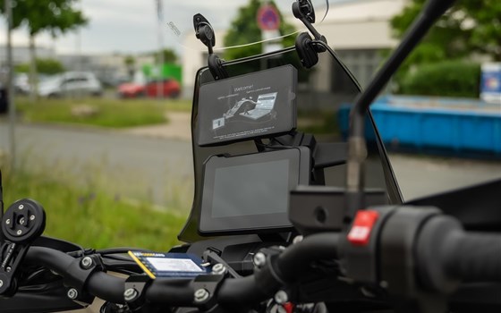 Umgebautes Motorrad Husqvarna Norden 901 von Road Star Motorcycles GmbH - Bild 3 Umgebautes Motorrad Husqvarna Norden 901 von Road Star Motorcycles GmbH - Bild 3