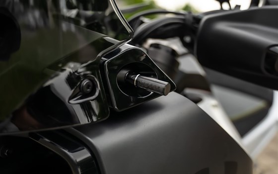 Umgebautes Motorrad Husqvarna Norden 901 von Road Star Motorcycles GmbH - Bild 4 Umgebautes Motorrad Husqvarna Norden 901 von Road Star Motorcycles GmbH - Bild 4