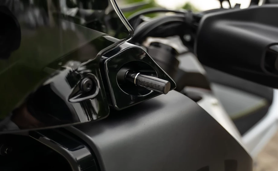 Umbgebautes Motorrad Husqvarna Norden 901 Bild 4: Umbgebautes Motorrad Husqvarna Norden 901