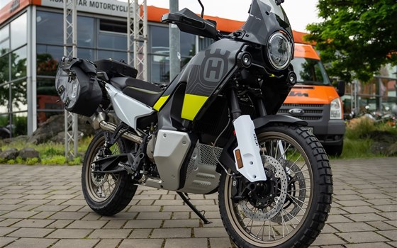 Umgebautes Motorrad Husqvarna Norden 901 von Road Star Motorcycles GmbH - Bild 1 Umgebautes Motorrad Husqvarna Norden 901 von Road Star Motorcycles GmbH - Bild 1