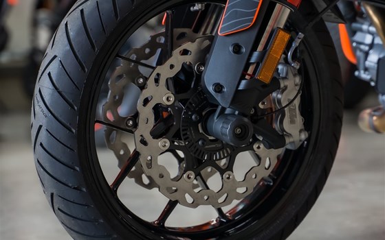 Umgebautes Motorrad KTM 890 Duke L von Road Star Motorcycles GmbH - Bild 7 Umgebautes Motorrad KTM 890 Duke L von Road Star Motorcycles GmbH - Bild 7