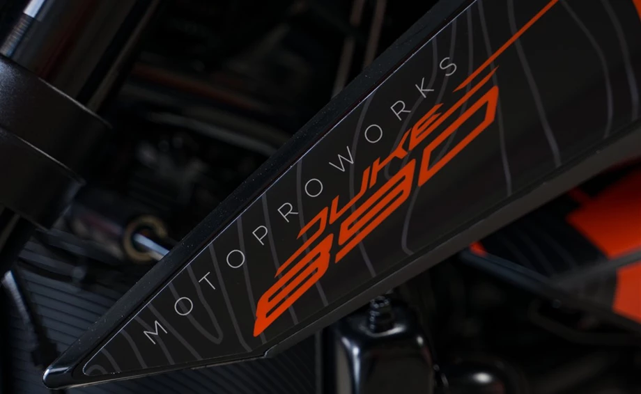 Umbgebautes Motorrad KTM 890 Duke L Bild 9: Umbgebautes Motorrad KTM 890 Duke L