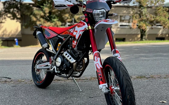 Umgebautes Motorrad Fantic XMF 125 Competition von Pat-Bikes AG - Bild 3 Umgebautes Motorrad Fantic XMF 125 Competition von Pat-Bikes AG - Bild 3