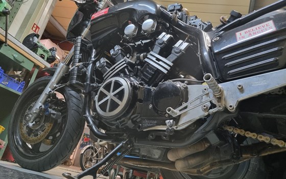 Umgebautes Motorrad Yamaha V-Max VMX 1200 von Schorscholator - Bild 9 Umgebautes Motorrad Yamaha V-Max VMX 1200 von Schorscholator - Bild 9