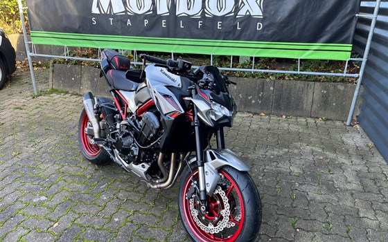 Umgebautes Motorrad Kawasaki Z900 von Motbox - Bild 2 Umgebautes Motorrad Kawasaki Z900 von Motbox - Bild 2