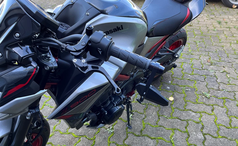 Umbgebautes Motorrad Kawasaki Z900 Bild 11: Umbgebautes Motorrad Kawasaki Z900