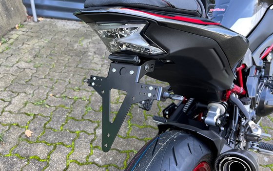 Umgebautes Motorrad Kawasaki Z900 von Motbox - Bild 15 Umgebautes Motorrad Kawasaki Z900 von Motbox - Bild 15