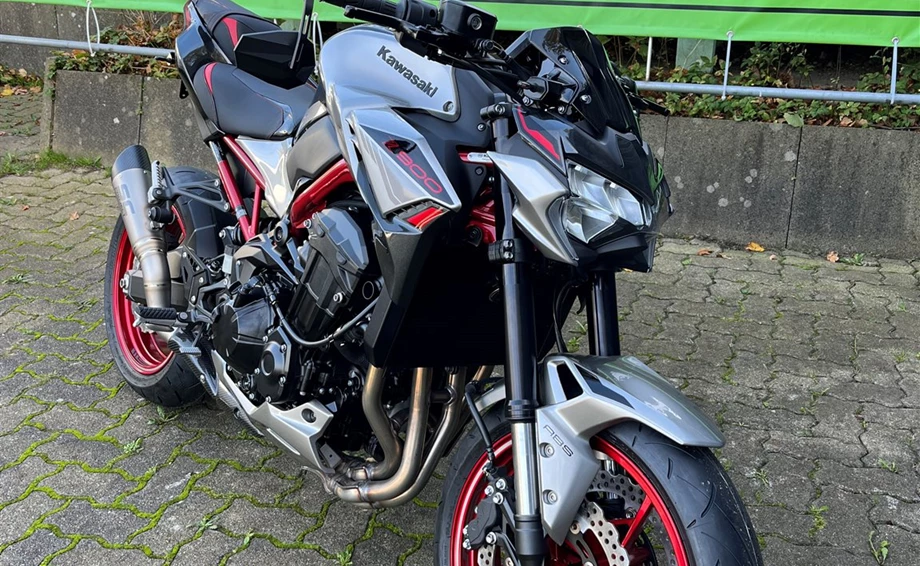 Umbgebautes Motorrad Kawasaki Z900 Bild 17: Umbgebautes Motorrad Kawasaki Z900