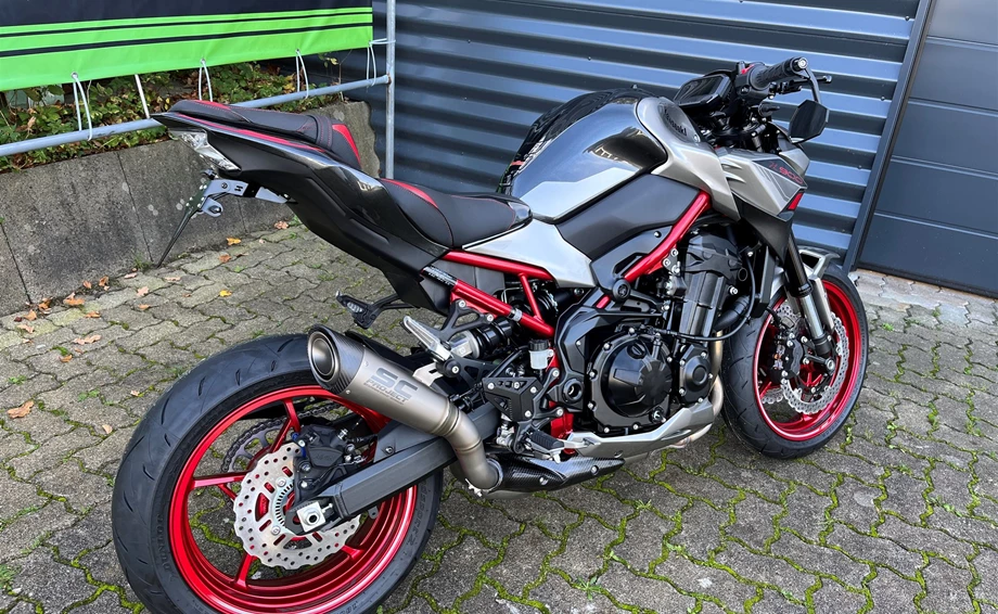 Umbgebautes Motorrad Kawasaki Z900 Bild 4: Umbgebautes Motorrad Kawasaki Z900