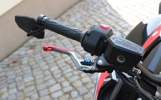 Umgebautes Motorrad Suzuki GSX-S1000 von Zweirad Nürnberger - Bild 4 Umgebautes Motorrad Suzuki GSX-S1000 von Zweirad Nürnberger - Bild 4