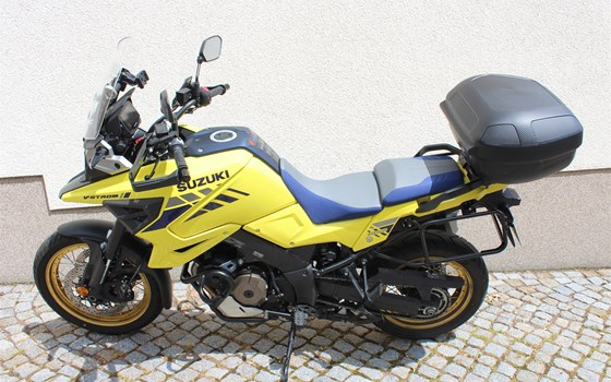 Umgebautes Motorrad Suzuki V-Strom 1050 XT von Zweirad Nürnberger - Bild 4 Umgebautes Motorrad Suzuki V-Strom 1050 XT von Zweirad Nürnberger - Bild 4
