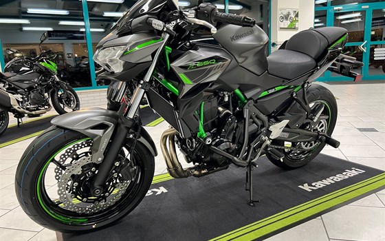 Umgebautes Motorrad Kawasaki Z650 von Willi Möller - Bild 6 Umgebautes Motorrad Kawasaki Z650 von Willi Möller - Bild 6