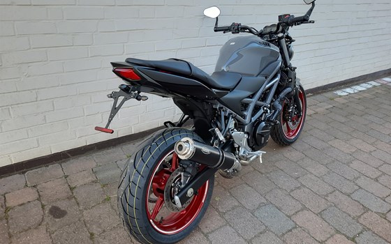 Umgebautes Motorrad Suzuki SV650 von D. Behre Motorräder & Service - Bild 7 Umgebautes Motorrad Suzuki SV650 von D. Behre Motorräder & Service - Bild 7