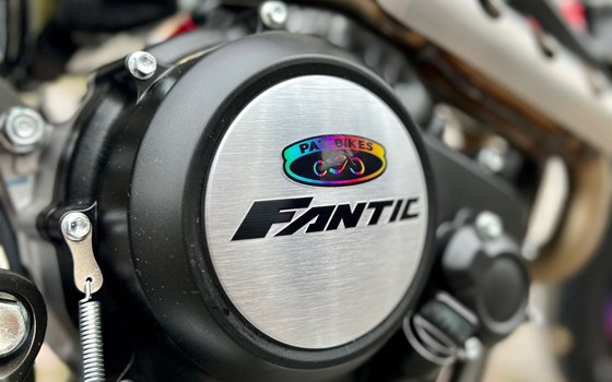 Umgebautes Motorrad Fantic XMF 125 Performance von Pat-Bikes AG - Bild 9 Umgebautes Motorrad Fantic XMF 125 Performance von Pat-Bikes AG - Bild 9