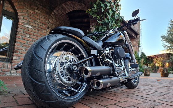 Umgebautes Motorrad Harley-Davidson Softail Fat Boy 114 FLFBS von X-Trem Custombikes - Bild 15 Umgebautes Motorrad Harley-Davidson Softail Fat Boy 114 FLFBS von X-Trem Custombikes - Bild 15