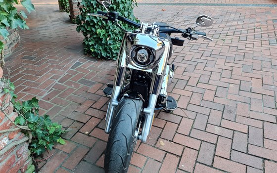 Umgebautes Motorrad Harley-Davidson Softail Fat Boy 114 FLFBS von X-Trem Custombikes - Bild 5 Umgebautes Motorrad Harley-Davidson Softail Fat Boy 114 FLFBS von X-Trem Custombikes - Bild 5