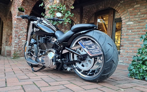 Umgebautes Motorrad Harley-Davidson Softail Fat Boy 114 FLFBS von X-Trem Custombikes - Bild 7 Umgebautes Motorrad Harley-Davidson Softail Fat Boy 114 FLFBS von X-Trem Custombikes - Bild 7