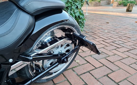 Umgebautes Motorrad Harley-Davidson Softail Fat Boy 114 FLFBS von X-Trem Custombikes - Bild 8 Umgebautes Motorrad Harley-Davidson Softail Fat Boy 114 FLFBS von X-Trem Custombikes - Bild 8