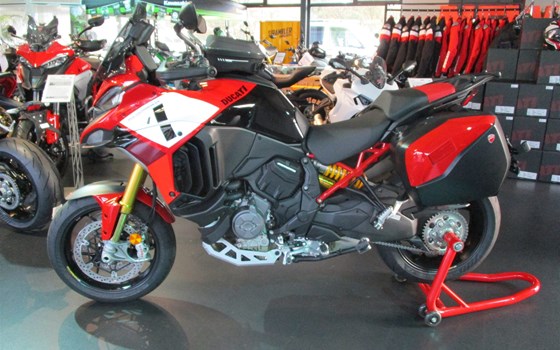 Umgebautes Motorrad Ducati Multistrada V4 Pikes Peak von Team Wahlers GmbH - Bild 4 Umgebautes Motorrad Ducati Multistrada V4 Pikes Peak von Team Wahlers GmbH - Bild 4