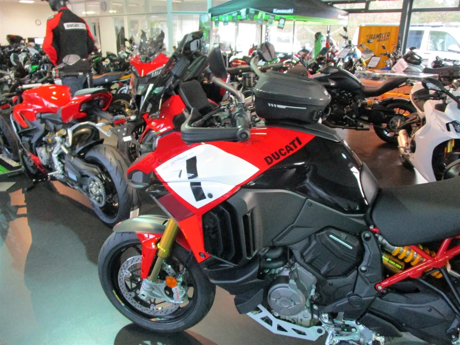 Umbgebautes Motorrad Ducati Multistrada V4 Pikes Peak Bild 5: Umbgebautes Motorrad Ducati Multistrada V4 Pikes Peak