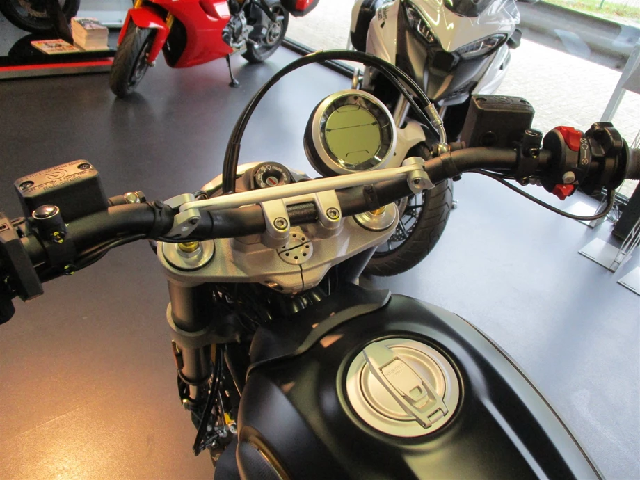 Umbgebautes Motorrad Ducati Scrambler Desert Sled Bild 8: Umbgebautes Motorrad Ducati Scrambler Desert Sled