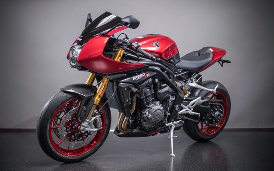 Umgebautes Motorrad Triumph Speed Triple 1200 RR von Triumph Emsland - Hertrampf Racing - Bild 9 Umgebautes Motorrad Triumph Speed Triple 1200 RR von Triumph Emsland - Hertrampf Racing - Bild 9