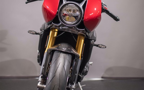 Umgebautes Motorrad Triumph Speed Triple 1200 RR von Triumph Emsland - Hertrampf Racing - Bild 3 Umgebautes Motorrad Triumph Speed Triple 1200 RR von Triumph Emsland - Hertrampf Racing - Bild 3