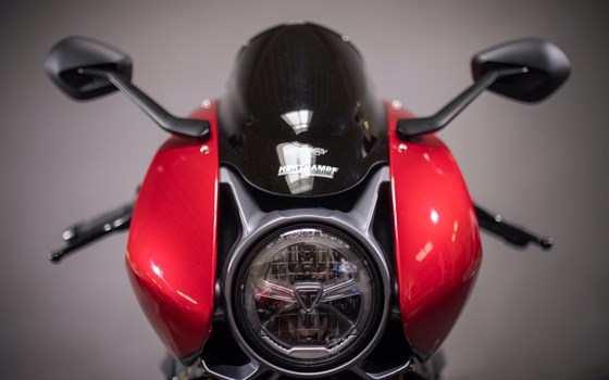 Umgebautes Motorrad Triumph Speed Triple 1200 RR von Triumph Emsland - Hertrampf Racing - Bild 1 Umgebautes Motorrad Triumph Speed Triple 1200 RR von Triumph Emsland - Hertrampf Racing - Bild 1