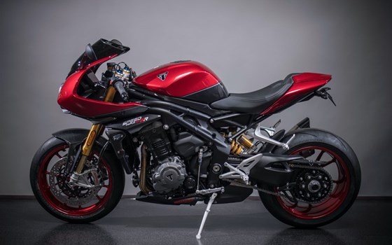 Umgebautes Motorrad Triumph Speed Triple 1200 RR von Triumph Emsland - Hertrampf Racing - Bild 4 Umgebautes Motorrad Triumph Speed Triple 1200 RR von Triumph Emsland - Hertrampf Racing - Bild 4