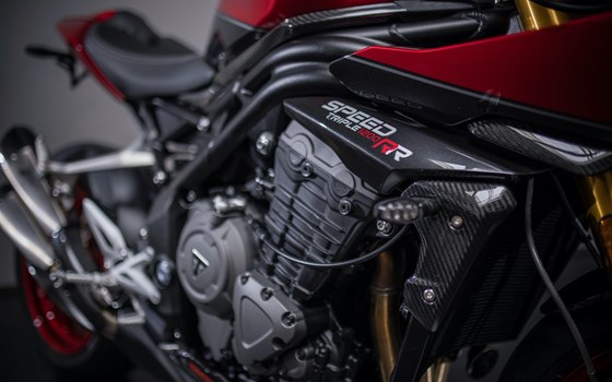 Umgebautes Motorrad Triumph Speed Triple 1200 RR von Triumph Emsland - Hertrampf Racing - Bild 21 Umgebautes Motorrad Triumph Speed Triple 1200 RR von Triumph Emsland - Hertrampf Racing - Bild 21