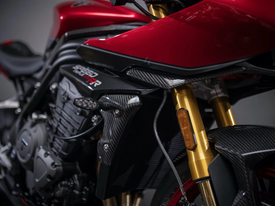 Umbgebautes Motorrad Triumph Speed Triple 1200 RR Bild 24: Umbgebautes Motorrad Triumph Speed Triple 1200 RR