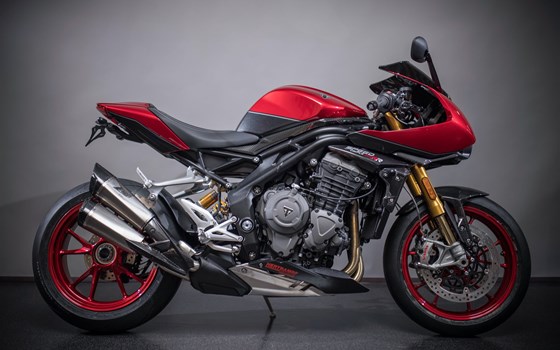 Umgebautes Motorrad Triumph Speed Triple 1200 RR von Triumph Emsland - Hertrampf Racing - Bild 2 Umgebautes Motorrad Triumph Speed Triple 1200 RR von Triumph Emsland - Hertrampf Racing - Bild 2