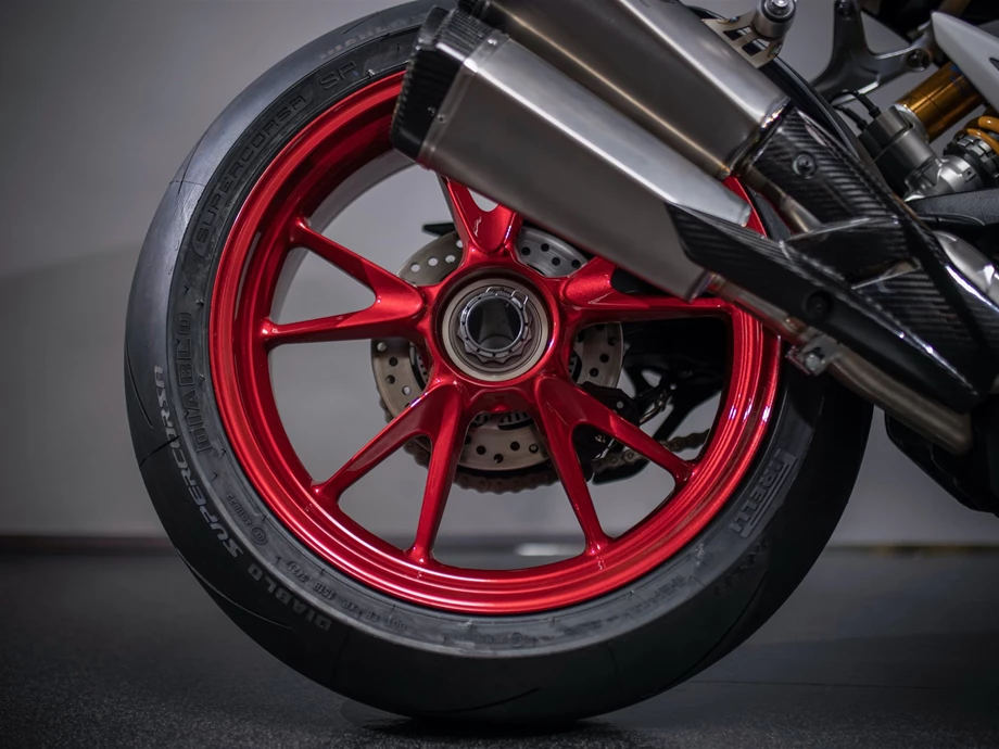 Umbgebautes Motorrad Triumph Speed Triple 1200 RR Bild 26: Umbgebautes Motorrad Triumph Speed Triple 1200 RR