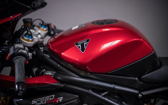 Umgebautes Motorrad Triumph Speed Triple 1200 RR von Triumph Emsland - Hertrampf Racing - Bild 7 Umgebautes Motorrad Triumph Speed Triple 1200 RR von Triumph Emsland - Hertrampf Racing - Bild 7