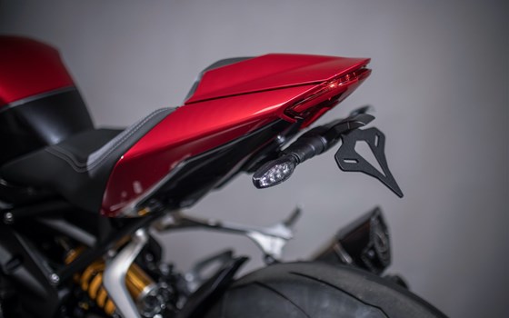 Umgebautes Motorrad Triumph Speed Triple 1200 RR von Triumph Emsland - Hertrampf Racing - Bild 8 Umgebautes Motorrad Triumph Speed Triple 1200 RR von Triumph Emsland - Hertrampf Racing - Bild 8