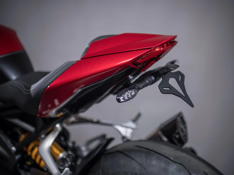 Umbgebautes Motorrad Triumph Speed Triple 1200 RR Bild 8: Umbgebautes Motorrad Triumph Speed Triple 1200 RR