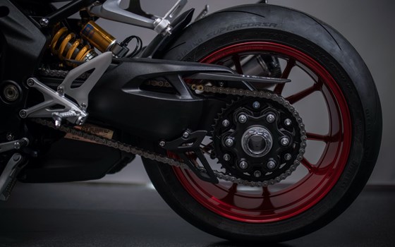 Umgebautes Motorrad Triumph Speed Triple 1200 RR von Triumph Emsland - Hertrampf Racing - Bild 10 Umgebautes Motorrad Triumph Speed Triple 1200 RR von Triumph Emsland - Hertrampf Racing - Bild 10
